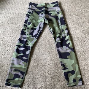 Zyia Active Green Camo Light n Tight 7/8